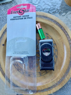 Tester baterii acumulatori AA   AAA 1,2V 1,5V 9V