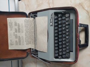 Vând mașină de scris Flying Fish (flyingfish) originală și funcțională