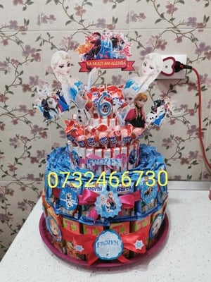 Tort din dulciuri ambalate pentru aniversari la gradinita sau scoala 