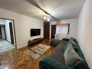 Apartament 3 camere, cf.1, decomndat, etaj 2, ultracentral, proprietar - imagine 2