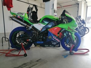 Vând kawasaki zx10r 