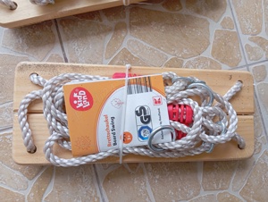 Vând  leagăn nou cu sistem de prindere 