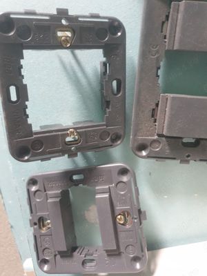 Suport 3 locuri Vimar Idea, Arke, Eikon, bTicino Living Light, 6 Ron buc - imagine 5