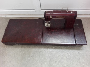 Masina de cusut portabila Freia vintage 1948