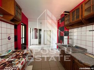 Apartament cu 3 camere, decomandat, situat in zona Dambovita - imagine 5