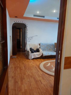 Apartament 3 camere Bazar - imagine 5