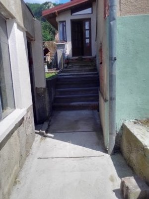 vand casa cu curte si gradina in zona central istorica a Brasovului  - imagine 6