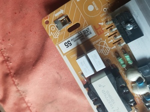 sursa l55e6 nhs  bn4400932c de pe tv Samsung ue55nu7302 - imagine 4