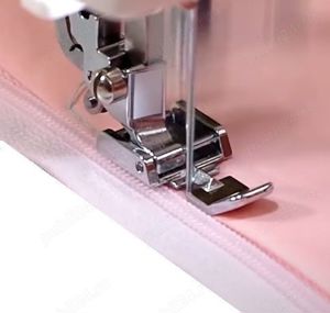 Piciorus coasere fermoar pt masini de cusut casnice Singer Brother etc - imagine 3