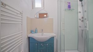 Zona Star, apartament in casa. - imagine 10