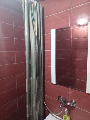 Închiriez apartament 