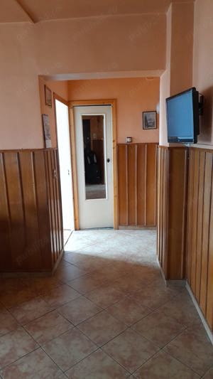 Va oferim spre vanzare apartament cu 3 camere in Tudor