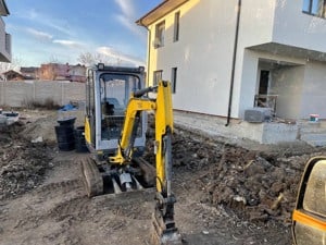 Miniexcavator de inchiriat!