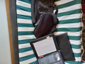 MAPE,GENȚI,SERVIETE,NOI,FERMOARE PERFECT FUNCTIONALE,ELEVI,STUDENȚ, FUNCTIONARI,vezi foto anexate an - imagine 2