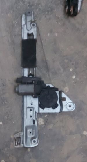 geam ușă spate dreapta Renault Megane - imagine 8