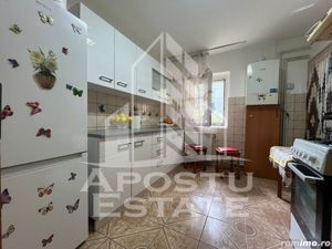 Apartament cu 2 camere, decomandat ,cu centrala proprie - imagine 3