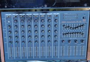 Roland PA-150 pentru piese ,Mixer amplificator(cititi anuntul)