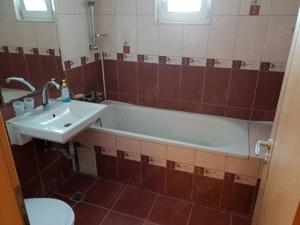 apartament 3 camere, zona Lipovei, vis a vis de Dedeman