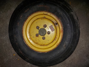 cauciuc cu jeanta 700-12,pentru presă de balotat welger ap 41