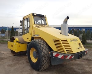 Inchiriez cilindru compactor BOMAG BW 216 , 16 Tone - imagine 4