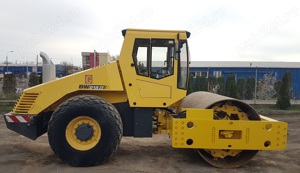 Inchiriez cilindru compactor BOMAG BW 216 , 16 Tone - imagine 2