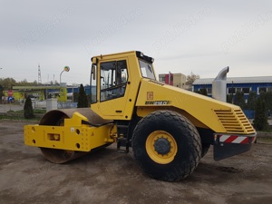 Inchiriez cilindru compactor BOMAG BW 216 , 16 Tone - imagine 3