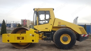 Inchiriez cilindru compactor BOMAG BW 216 , 16 Tone