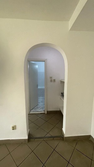 De vânzare apartament 2 camere la parter în Complexul Studențesc  - imagine 6