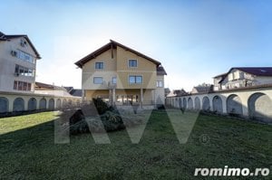 Casa pe 4 Niveluri - Ideală pentru Afaceri sau Reședință Exclusivistă