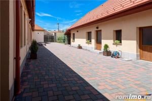 Resedinta cu:foisor,2 garaje, crama tip restaurant+garsoniera lux ... - imagine 13