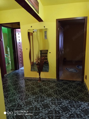 Ofer spre închiriere apartament cu 3 camere decomandat 