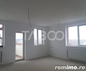 Apartament spatios bloc nou 3 camere  96 mp zona linistita in Cisnadie - imagine 9