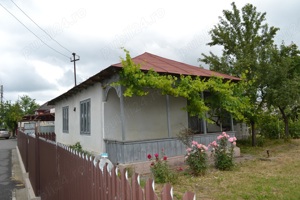 Casa Batraneasca De Vanzare in Surdila Greci, jud. Braila - imagine 3