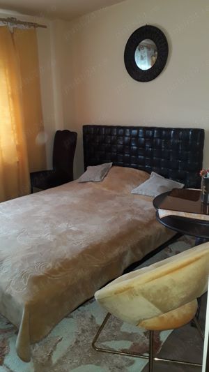 Vand apartament ultracentral, in Găesti, cu 4 camere decomandate, ( bucatarie, 2 bai si 2 balcoane). - imagine 5