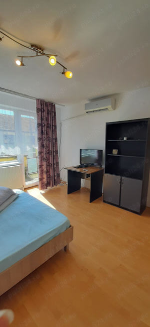 Proprietar vand apartament ultracentral, 50 mp, loc de parcare, clima,balcon,centrala proprie mobila - imagine 3