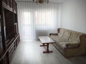 Apartament  trei camere ultracentral, intersecția Stefan cel mare cu Rascoalei. 460 euro