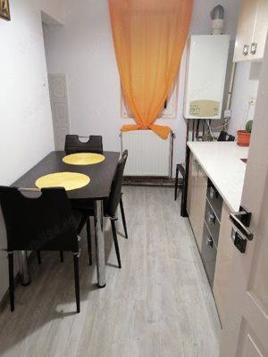 Apartament cu trei camere în micro 5  - imagine 8