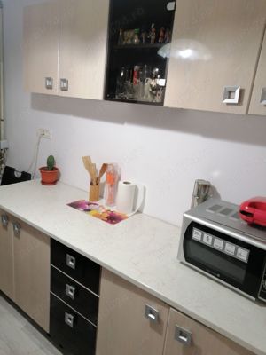 Apartament cu trei camere în micro 5  - imagine 7