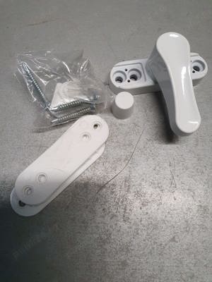 Blocator inchidere fereastra usa de siguranta pentru copii mici, in magazinul de accesorii Otopeni