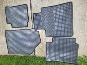 Vând covorașe noi Hyundai i10  - imagine 2