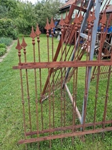 Vând gard metalic din oțel plin forjat de 25 metri lungime - imagine 2