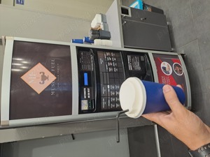 Automat shakeuri și cafea - imagine 4