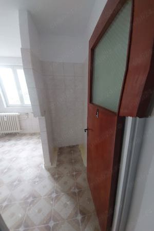 vand apartament sectorul 3 la 100 metri de metrou in intersectia trapezului etaj 4 4 bloc anvelopat - imagine 7