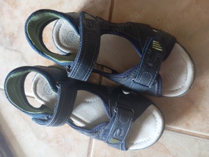 Vând sandale piele băieți 