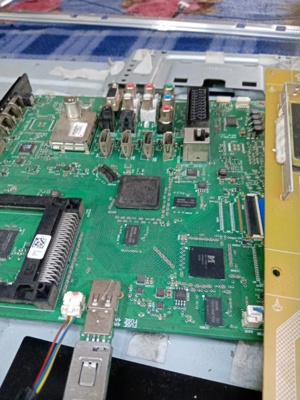 Placa de baza sursa și ticon tv led Grundic 