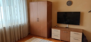   VIND apartament IN CASA cu etaj apartamentul este la parter , INTRARE SEPARATA, utilitati separate - imagine 4