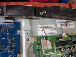 Dezmembrez tv Samsung ue32es6100