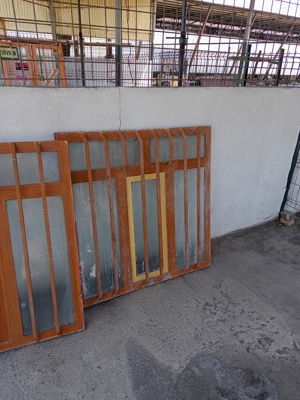 Tamplarie bazata cu grilaj