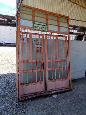 Glazvant  usa dubla  grilaj bazata 