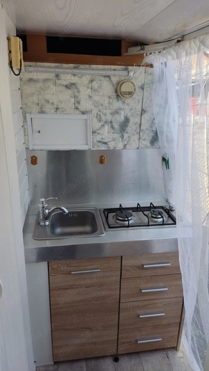 vand campervan Renault Master , baie cu dus, wc, bucatarie, pat mare,panou solar - imagine 2